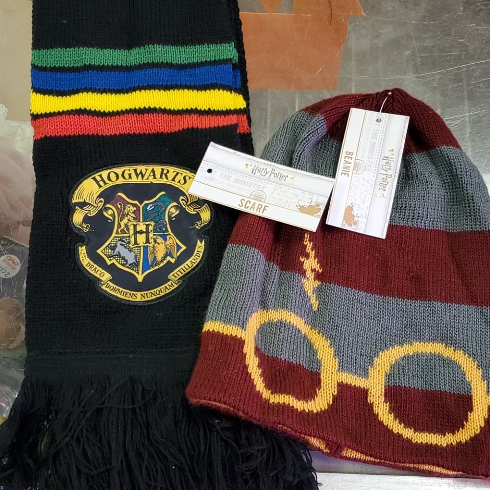 Hogwarts Scarf & Beanie bundle